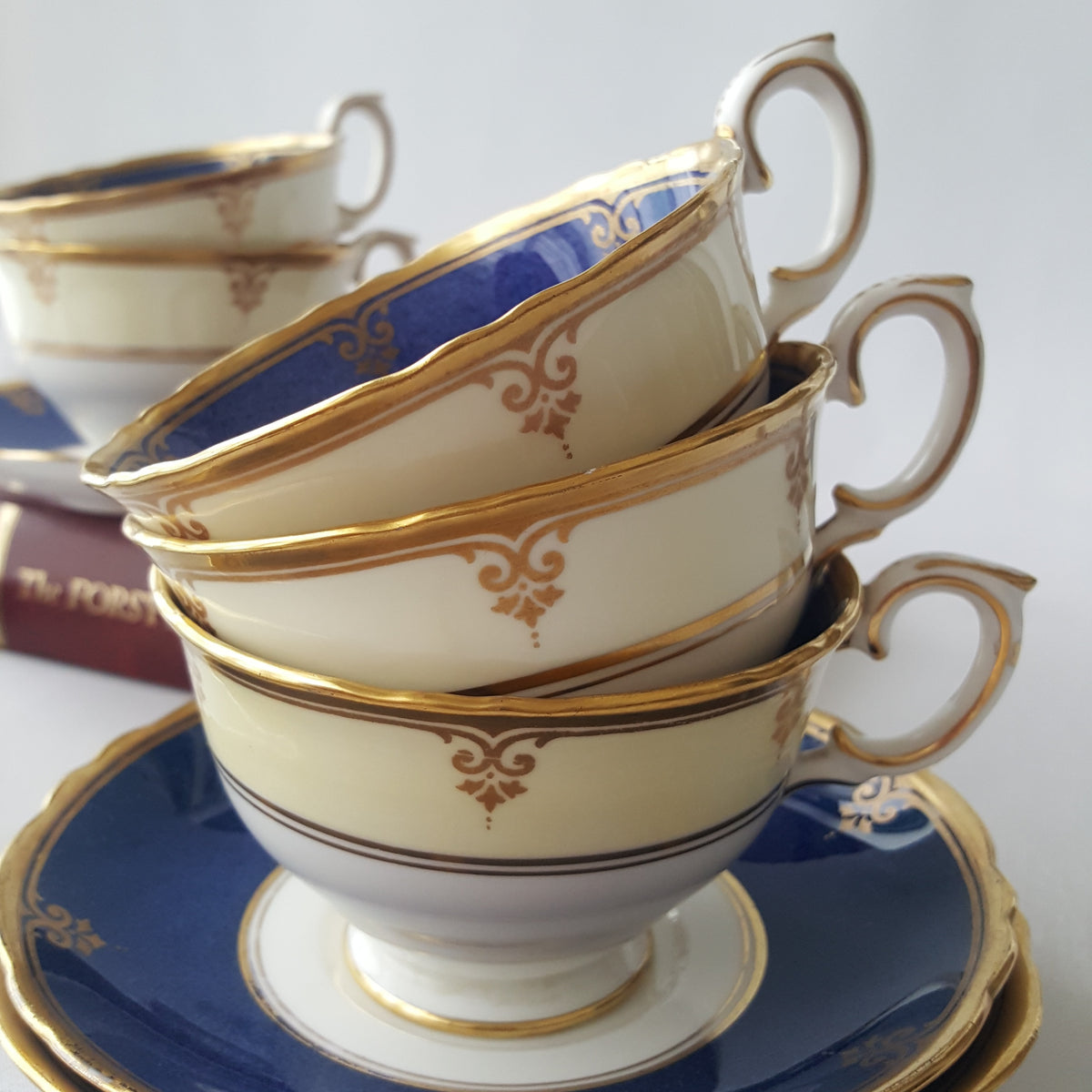 CROWN staffordshire 陶器　England s-l400.jpg