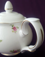 Load image into Gallery viewer, 1960s Duchess Teapot for One with Pink Rosebuds