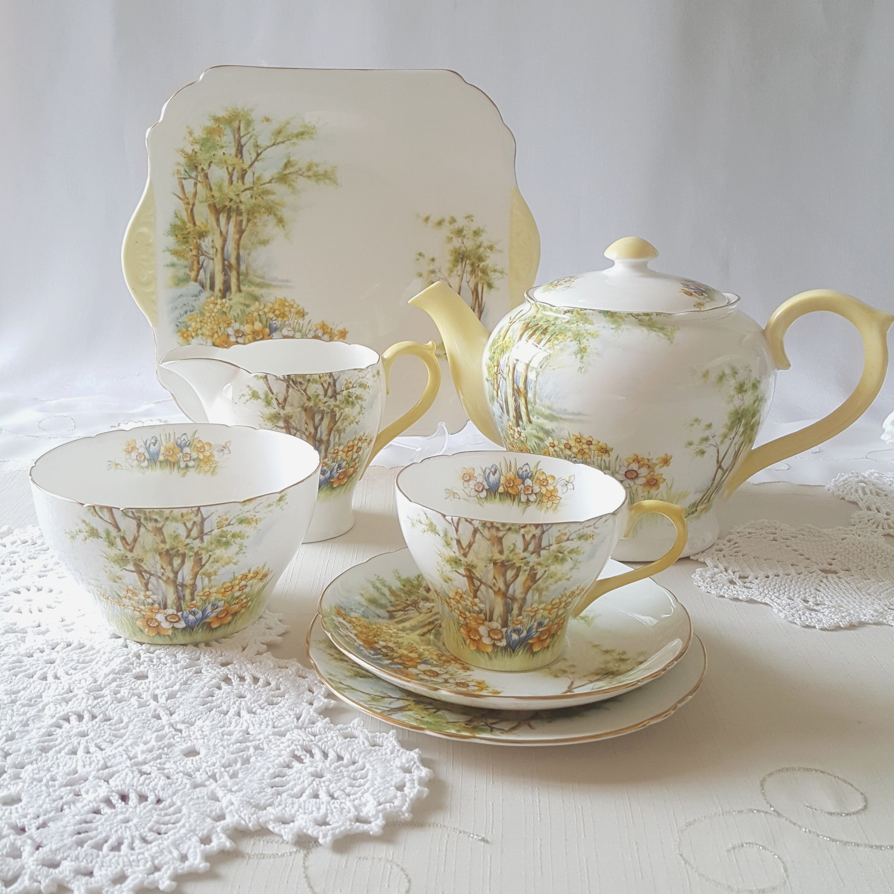 Shelley 'Daffodil Time' Teacup Trio Set